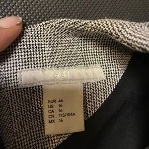 Versatile dress for dinner, office, or happy hour!